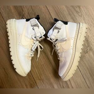 Nike High-Top Sneakers in White with Black Lining